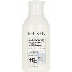 Redken Acidic Bonding Concentrate Conditioner – Maakt beschadigd haar weer veerkrachtig – 300 ml