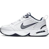 Nike air monarch iv in de kleur wit.