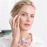 Estée Lauder - Resilience Multi-Effect Oogcrème - 15 ml - Voedend