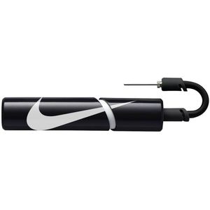 Nike essential ballenpomp in de kleur zwart.