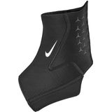 Nike - AA8 - Kruisbeschermers - Zwart/Wit - Lichtgewicht Ariapren, Voorgevormd Design