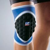 Lp support knee pad kniebeschermer in de kleur zwart/blauw.