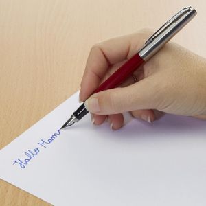Parker Jotter Originals-vulpen | klassieke rode afwerking | medium penpunt | blauwe en zwarte inkt