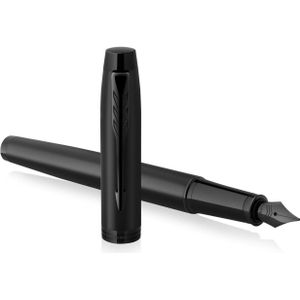 Parker IM vulpen | Matzwart met zwart detail | Medium punt met blauw inktpatroon | Geschenkdoos