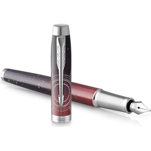 Parker IM Portal vulpen | premium lak met rood kleurverloop op roestvrij staal met chroomafwerking | medium penpunt met zwarte inkt navulling | geschenkdoos