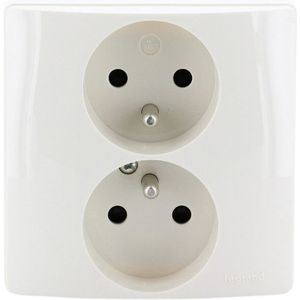 Legrand Stopcontact 2X 2P +A Niloe Creme