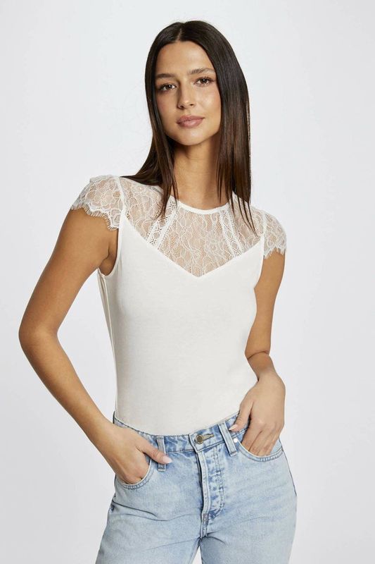 Morgan - Top - Ecru - Kanten Details
