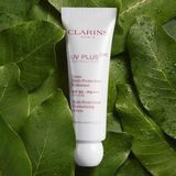 Clarins UV Plus Anti Pollution Multi-Protection Moisturizing Screen - SPF 50 - 50 ml - gezichtscrème