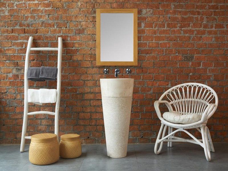 Wastafel badkamer op voet van marmer LANTA - Kleur crème