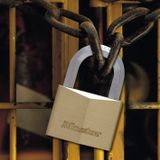 Master Lock 1165EURD Sleutelhangslot van massief messing met zeshoekige beugel, goud, 9,1 x 6 x 2,6 cm