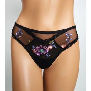 Lise Charmel Tanga fora aura