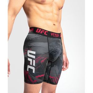UFC Venum Authentic Fight Week 2.0 Vale Tudo Short Heren Zwart Rood - XXL - Jeans Maat 38