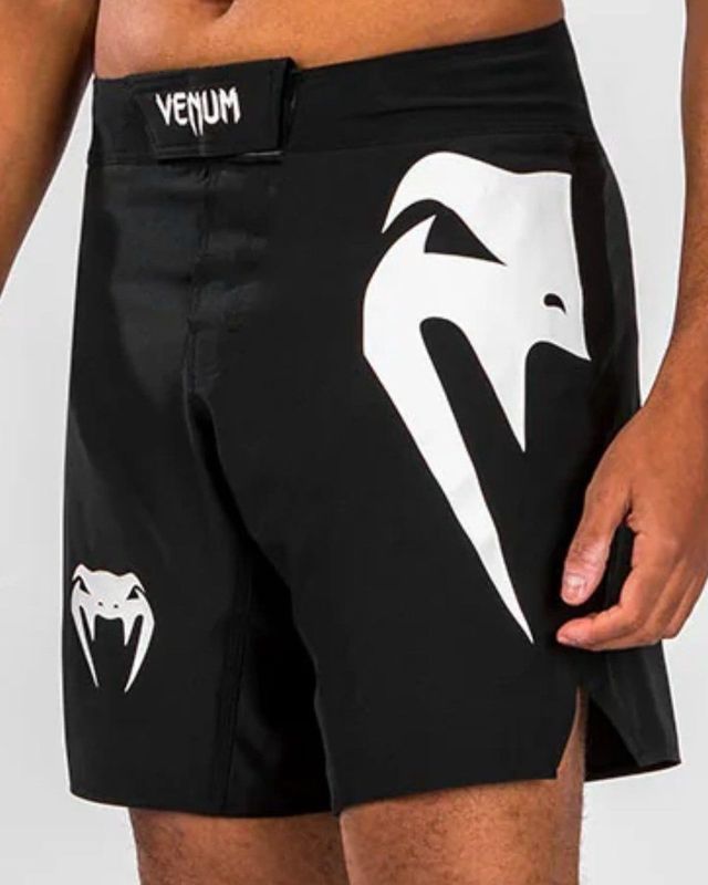 Venum - Light 5.0 - Fightshorts - Zwart/Wit - Lichtgewicht, Flexibele Stof