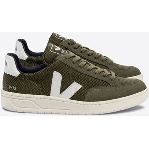 Sneakers V-12 VEJA. Gerecycleerd plastic materiaal. Maten 44. Groen kleur