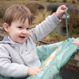 Badabulle Kinderwagenstoelbeschermer - Universeel - Geïntegreerde opbergtas en sensorisch speelgoed - Ultracompact
