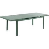 Tuineethoek van aluminium: een uitschuifbare tafel 180/240 cm en 6 opstapelbare fauteuils met armleuningen van acaciahout - Amandelgroen - NAURU