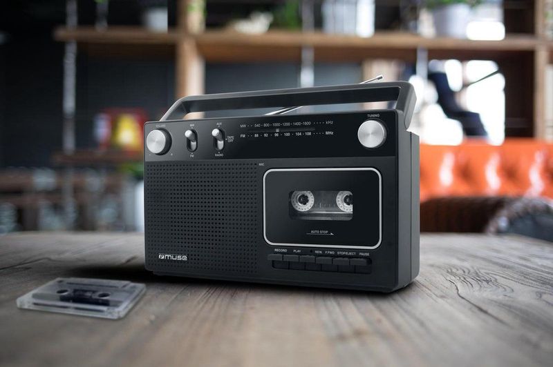 Muse - M-152RC - Draagbare Radio/Cassette Recorder - Zwart - Inclusief AUX-In