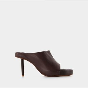 Jacquemus, Schoenen, Dames, Bruin, 38 EU, Leer, Bruin Leren Nuvola Mules