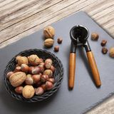 Westmark - Sieger Nussprofi - Notenkraker - Bruin/Zwart - Gegoten Aluminium/Hout, Lengte: 16,8 cm