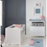 Roba 1016040 kinderkamerset bestaat uit de commode ""Hamburg"" en een in hoogte verstelbaar bijzet-/babybed, wit