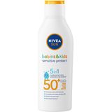 NIVEA SUN Babies & Kids Sensitive Protect Zonnebrand Melk - Baby en Kind - SPF 50+ - Parfumvrij - Geschikt voor de huid met eczeem - 200 ml