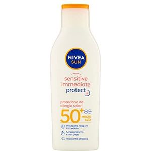NIVEA SUN Sensitive Immediate Protect Zonnebrandcrème FP50+ in 200 ml fles, zonnemelk met aloë vera en antioxidanten, zonwering tegen zonneallergie