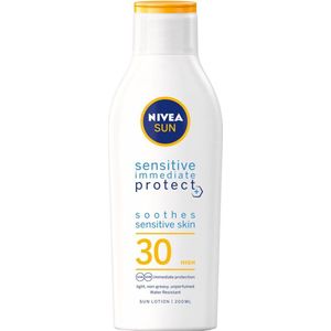 Nivea zonnemelk Sensitive Immediate Protect factor 30 (200 ml)