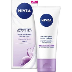 NIVEA Essentials +24h sensitive dagcreme spf15 - 50 ml