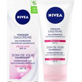 Nivea - Essentials - Voedende Dagcrème - Met SPF 15 - 50ml