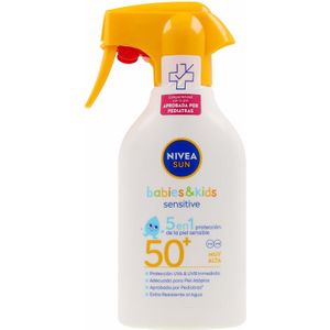 NIVEA SUN Babies & Kids Sensitive Spray FP50+ (1 x 270 ml), waterdichte zonnebrandcrème voor de gevoelige huid, baby- en kindercrème