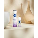 NIVEA Fresh Sensation Anti-transpirant Deodorant roller - 72 uur bescherming - Antibacterieel - Alcoholvrij - Geur van bloemen en bessen - 6 x 50 ml - Voordeelverpakking
