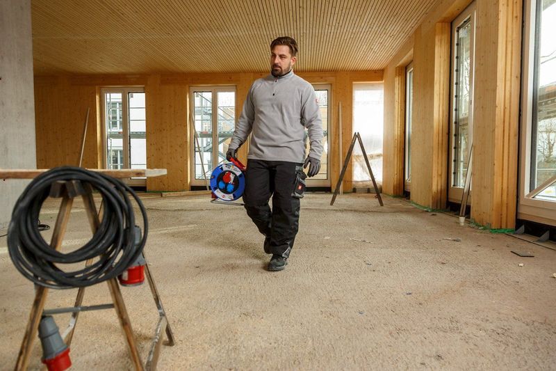 Brennenstuhl - Garant CEE 1 - Kabelhaspel - Zwart - H07RN-F 5G1.5 - 30m