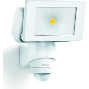 <p>De LS 150 LED van Steinel is een krachtige spotlight met een lichtstroom van 1.760 lumen en een geïntegreerde infraroodsensor. Deze sensor-geschakelde LED-spotlight verlicht grote delen rondom het gebouw, waardoor de lamp effectief is om ongewenste gasten op afstand te houden.</p>
<p>Met zijn geïntegreerde infraroodsensor verlicht deze intelligente spotlight op betrouwbare wijze donkere ruimtes met een aangenaam, koel wit licht met een kleurtemperatuur van 4.000 K. Dankzij de energie-efficiënte LED-technologie is deze lamp ook zuinig in verbruik.</p>
<p>Het aantrekkelijk ingetogen ontwerp van de LS 150 LED past perfect in elke omgeving voor een algehele harmonie. Daarnaast heeft de spotlight de volgende specificaties:</p>
<ul>
  <li>Kleur: wit</li>
  <li>Materiaal: kunststof en aluminium</li>
  <li>Afmetingen: 21,5 x 15,5 x 17 cm (L x B x H)</li>
  <li>Voeding: 220 - 240 V~, 50 / 60 Hz</li>
  <li>Vermogen: 20,5 W</li>
  <li>Lichtstroom: 1.760 lm</li>
  <li>Temperatuur lichtkleur: 4.000 K (koel wit)</li>
  <li>IP-beschermingsklasse: IP44</li>
  <li>Beschermingsklasse: II</li>
  <li>Detectiehoek: 240°</li>
  <li>Gezichtsveld sensor: 180°</li>
  <li>Sensorbereik: 12 m</li>
  <li>Geïntegreerde infraroodsensor</li>
  <li>Extreem helder, robuust en altijd waakzaam</li>
  <li>Verlichting op aanvraag voor grote oppervlakken rond gebouwen</li>
  <li>Robuuste aluminium kop</li>
  <li>Tijdinstelling: 10 seconden tot 15 minuten</li>
</ul>