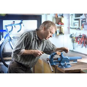 Heuer 100140 - Bankschroef - Staal - Bekbreedte 140 Mm - Klembereik 200 Mm