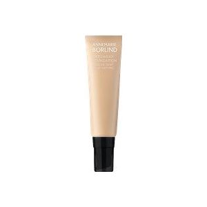 ANNEMARIE BÖRLIND Make-up Make-up gezicht Stichting Natuwear Hazel