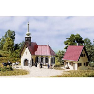 Auhagen 14461 N Dorpskerk met pastorie