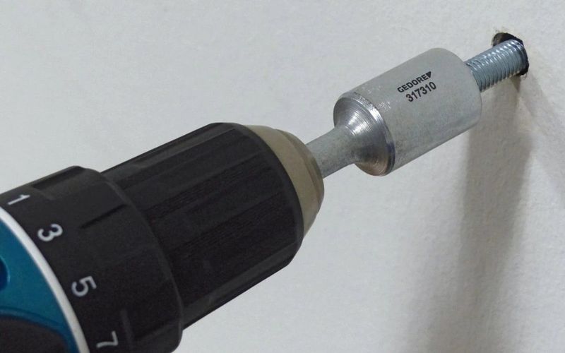 GEDORE In- en Uitdraaigereedschap - M10 - Zelfklemmend - Binnenzeskant