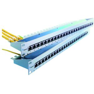 Telegärtner 100007016 24 poorten Netwerkpatchpaneel 483 mm (19) CAT 6 1 HE Ingericht