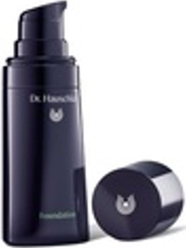 Dr. Hauschka Foundation 002 pine 30 ml