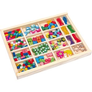 small foot - Threading Beads in a Wooden Box