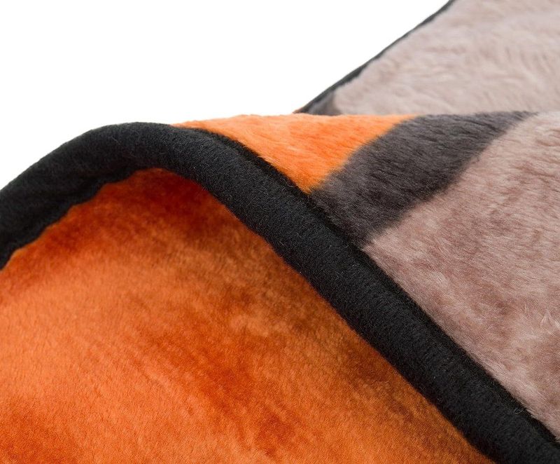 Gözze - Antigua - Woon- en Knuffeldeken - Kaneel/Taupe/Choco - 100% Microvezel