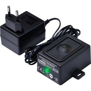 Kemo M234 marters - ratten - muizen verjager. Agressieve ultrasone tonen voor binnen en buiten. Genereert enorm luide, sinusvormige ultrasoon. Waterdicht IP65, zwart