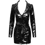 Mantel-Kleid aus Lack mit Bindegürtel
