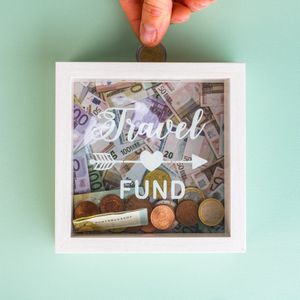 Out of the blue 144319 spaarpot Travel Fund, hout, wit, 15 x 15 cm