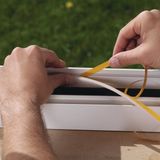 1x Tesa Zelfklevende Tochtstrip - Wit - 10 mtr x 25mm x 6mm