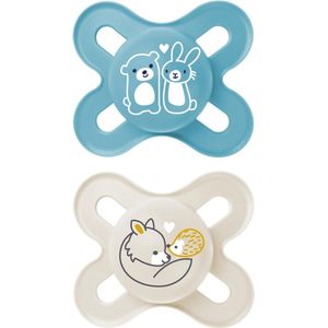 MAM Start Pure fopspeen, set van 2, speciale speen voor premature en pasgeboren baby's, babyspeen gemaakt van duurzaam & bio-hernieuwbaar materiaal, met fopspeenbox, 0-2 maanden, beer/vos