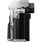 Olympus - OM-D E-M10 MK IV Kit - Camera - Zilver, Zwart - 20.30 Mpx