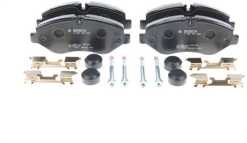 BOSCH - Remblokkenset - Set assen - Met veer - Low-Metallic - ECE-R90