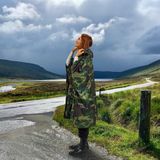 Relaxdays regenponcho camouflage - multifunctioneel - waterdicht - vissen - mouwen - groen-bruin