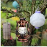 Relaxdays stormlamp LED - retro lantaarn - vensterdecoratie of tuin - windlicht - op batterijen - koperkleur